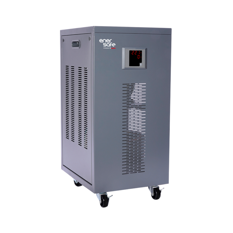 Estabilizador de Voltaje Enersafe 20 kVA Monofásico 18kW 220V ±20% LCD Digital Precisión ≤3% CE – Vista frontal Casher Group Chile