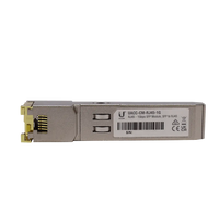 Ubiquiti UF-RJ45-1G módulo SFP insertado en switch – Casher Group Chile 2