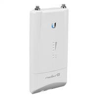 Radio Ubiquiti airMAX Rocket 5AC Lite vista frontal en ángulo – Casher Group Chile 1