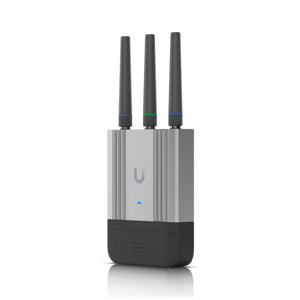 UniFi Mobile Router Industrial UMR-Industrial LTE Cat 4 GPS IP66 2xGbE PoE In/Out WiFi 4 2x2 -40°C – Vista frontal con antenas Casher Group Chile