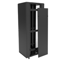Gabinete Autosoportado 42U Enersafe Acero SPCC 800kg 600x1000x2000mm 4 Ventiladores Ruedas Piso – Vista frontal Casher Group Chile 3